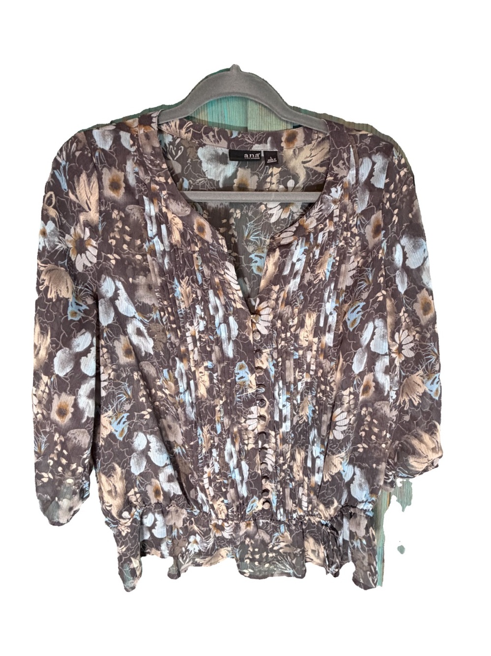 a.n.a Floral Pintuck Peasant Blouse in Gray-Blue Boutique Large